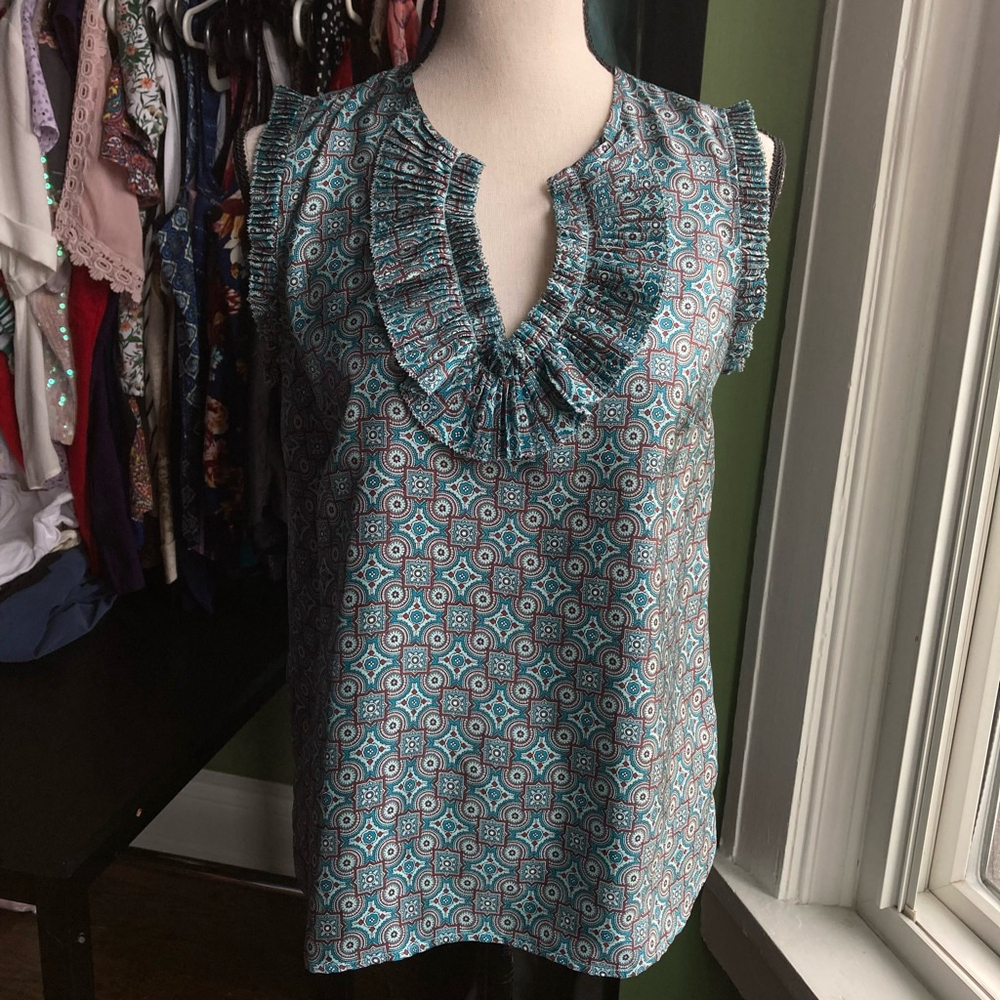 Women's J. Crew Sleeveless RUFFLE medalion print Top Size 2 Blue Brown